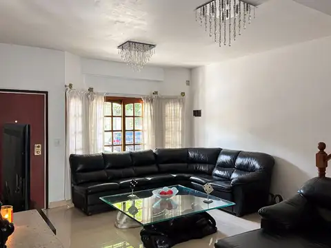 Depto Tipo Casa en Venta de 5 ambientes