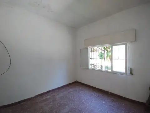 CASA 4 AMBIENTES CON PARQUE