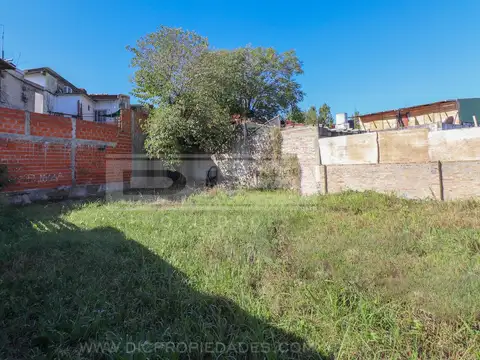 Camino Real Morón al 2200 entre Antártida Argentina y Carlos Tejedor