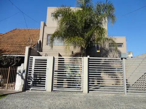 Excelente propiedad de 6 ambientes, Ramos Mejia.