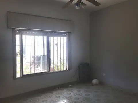 Casa 2 ambientes con 1 baño