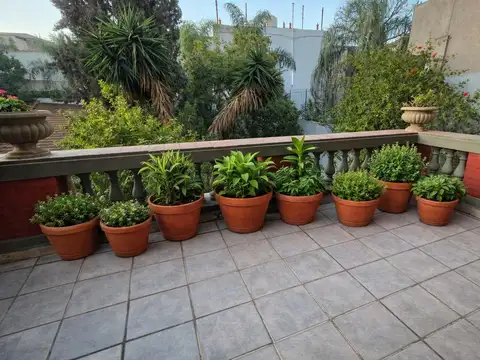 Casa 6 ambientes con 5 baños