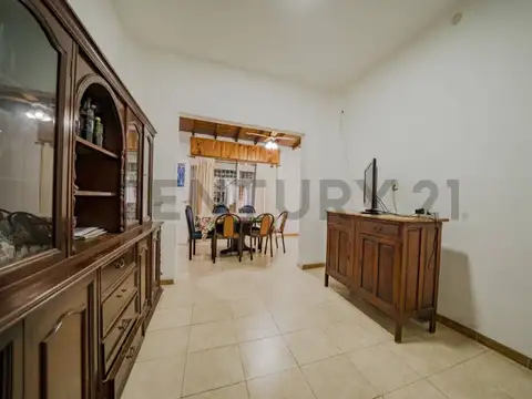Casa 6 ambientes con 3 baños