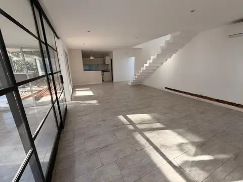 Casa en Alquiler de 4 dormitorios