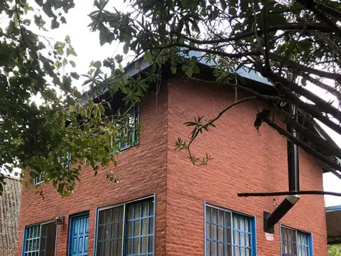 Casa 5 ambientes con 1 baño
