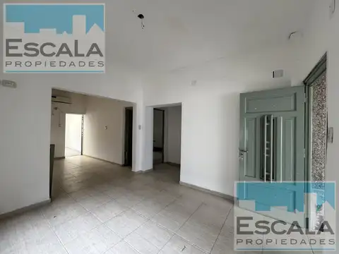 Casa en Alquiler con 1 cochera
