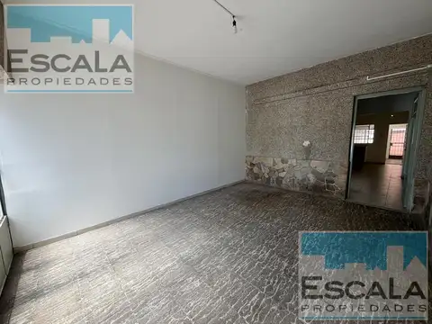 Casa 5 ambientes con 1 baño
