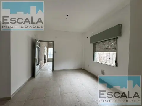 Casa 5 ambientes con 1 baño
