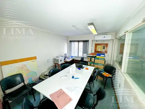 Oficina 15 ambientes con 9 baños