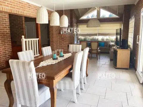 Casa en Venta con 1 cochera