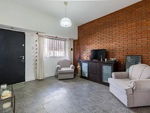 Casa en Venta en Azcuenaga, USD 145.000
