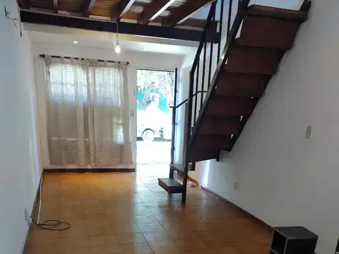 Depto Tipo Casa en Alquiler de 3 ambientes