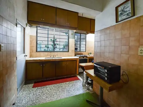 Venta Casa en Pocitos de 3 Dormitorios y Garage