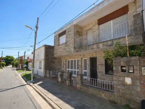 Casa en PH con cochera en venta en 5bis y 518