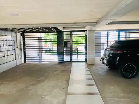 Monoambiente en venta con cochera en Escobar