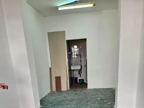 Local en Alquiler en Constitución, $ 630.000