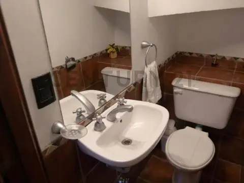VENTA DUPLEX 4 AMBIENTES EXCELENTE UBICACIÓN