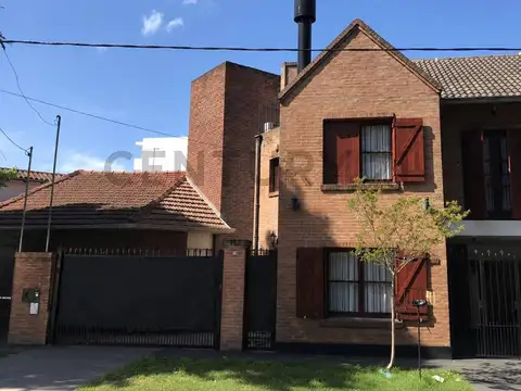 VENTA DUPLEX 4 AMBIENTES EXCELENTE UBICACIÓN