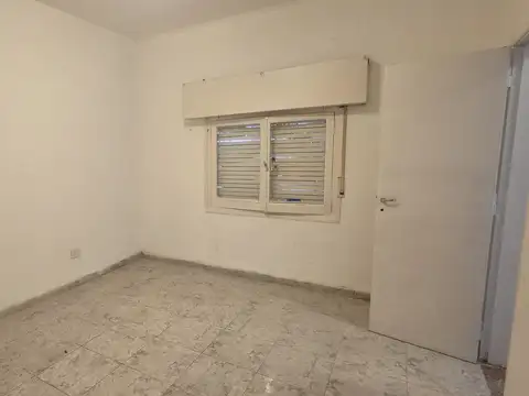 Depto Tipo Casa en Alquiler 50 años