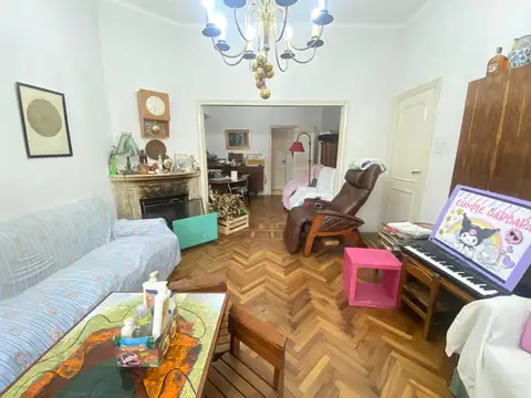 Casa 8 ambientes con 3 baños