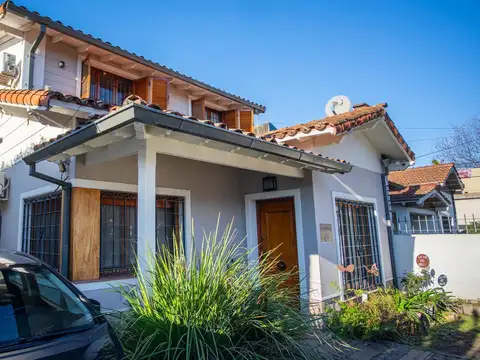 Venta de Casa 6 Ambientes con piscina en Hurlingham