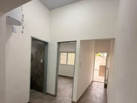 Casa 2 ambientes con 1 baño