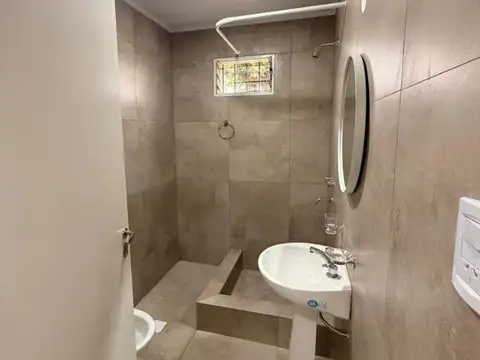 Casa en Alquiler con 1 cochera