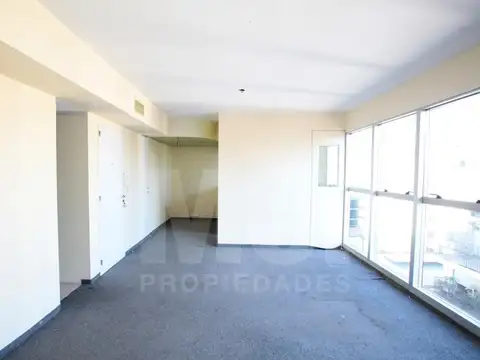 Oficina 3 ambientes con 2 baños