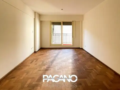 San Luis 900, Piso 1°