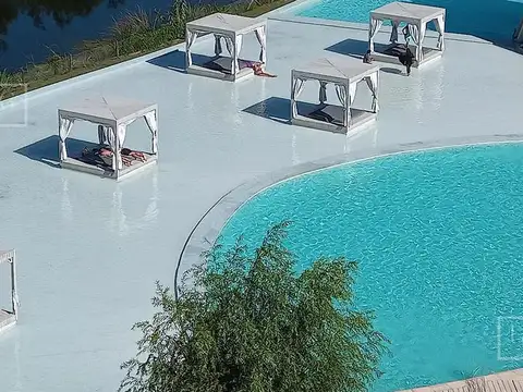 Av de los Lagos