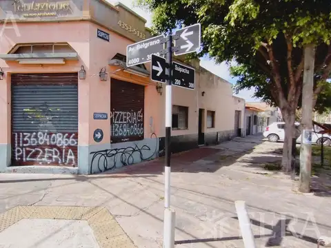 Venta casa 3 ambientes con cochera en Sarandi