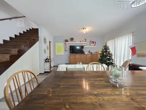 Casa 3 ambientes con 2 baños