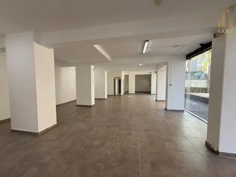 ALQUILER LOCAL COMERCIAL IMPORTANTE UBICACIÓN DE GUEMES