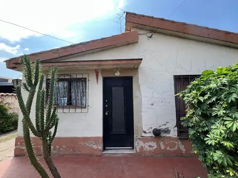 VENTA Casa 3 dormitorios a Refaccionar, Obispo P.B