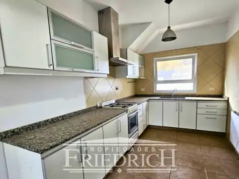 Casa 3 ambientes con 3 baños