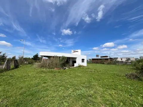 CASA 2 AMBIENTES EN FUNES TOWN - AMPLIO TERRENO DE 860 M2