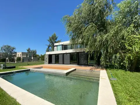 Casa en Venta en Miralagos 