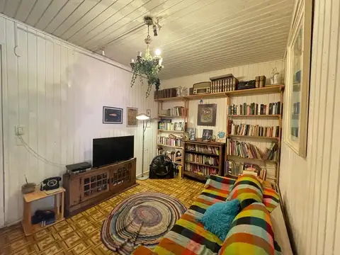 Casa 5 ambientes con 1 baño