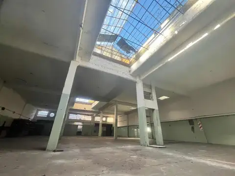 Alquiler Galpon Con Vivienda De 1100 M2 En Villa Soldati