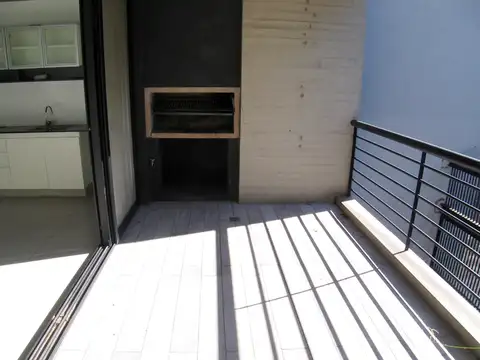 LOFT con POSIBILIDAD COCHERA y BALCON TERRAZA y PARRILLA - SUPER LUMINOSO