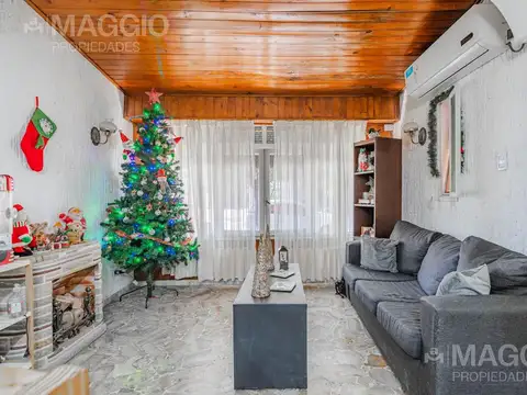 Casa 3 ambientes con 2 baños