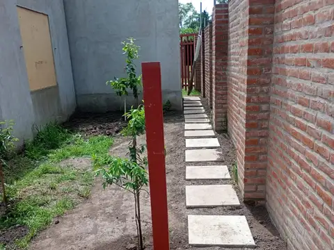Casa 4 ambientes con 1 baño