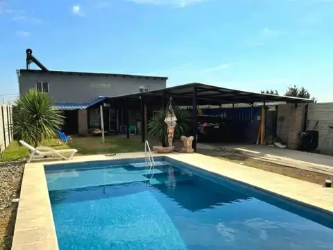 Casa en Venta en Punta Chacra, Roldan