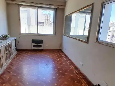 Hipolito Yrigoyen 1400 , Piso 7