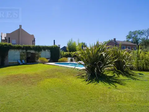 Casa en alquiler anual sobre lote interno en Palmer's Cottage