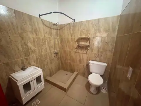 Depto Tipo Casa en Alquiler en Barrio Parque Leloir, $ 550.000