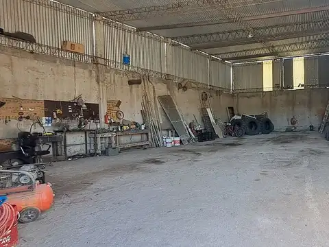 Venta/permuta depósito en zona industrial - Merlo.