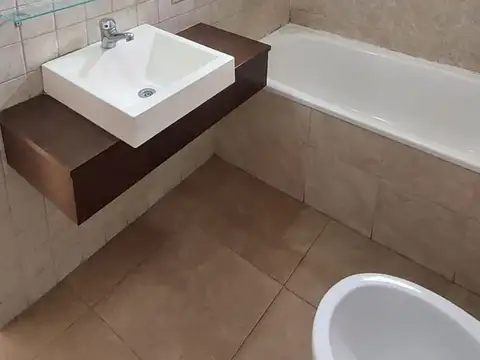 Departamento en Alquiler en Caseros, $ 430.000