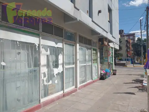 Dos locales Céntricos en San Bernardo FINANCIA