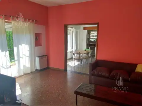 Casa 4 ambientes con 1 baño
